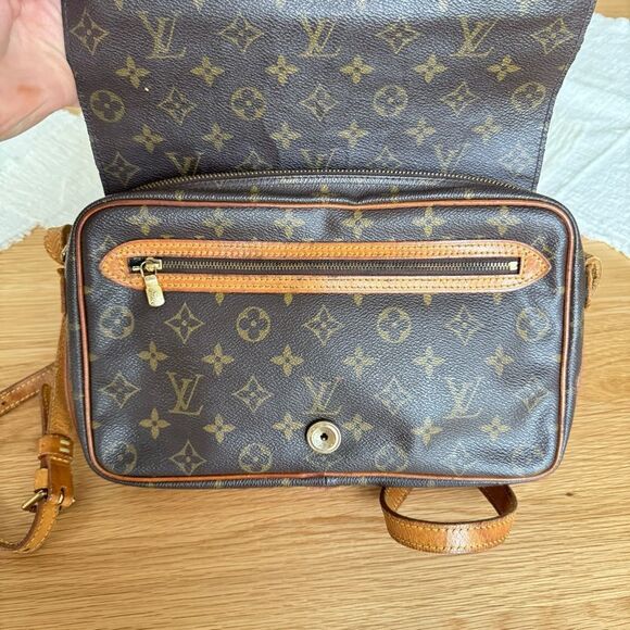 ✅AUTHENTIC✅LOUIS VUITTON SAINT GERMAIN CROSSBODY BAG - Picture 10 of 16
